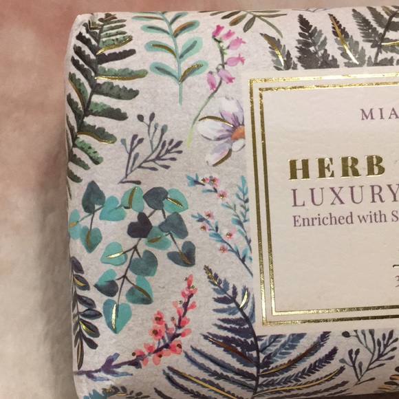 Mia & Co Colorful Herb Garden Scented Luxury Soap Bar 10.58 oz NWT shea butter - Picture 3 of 12